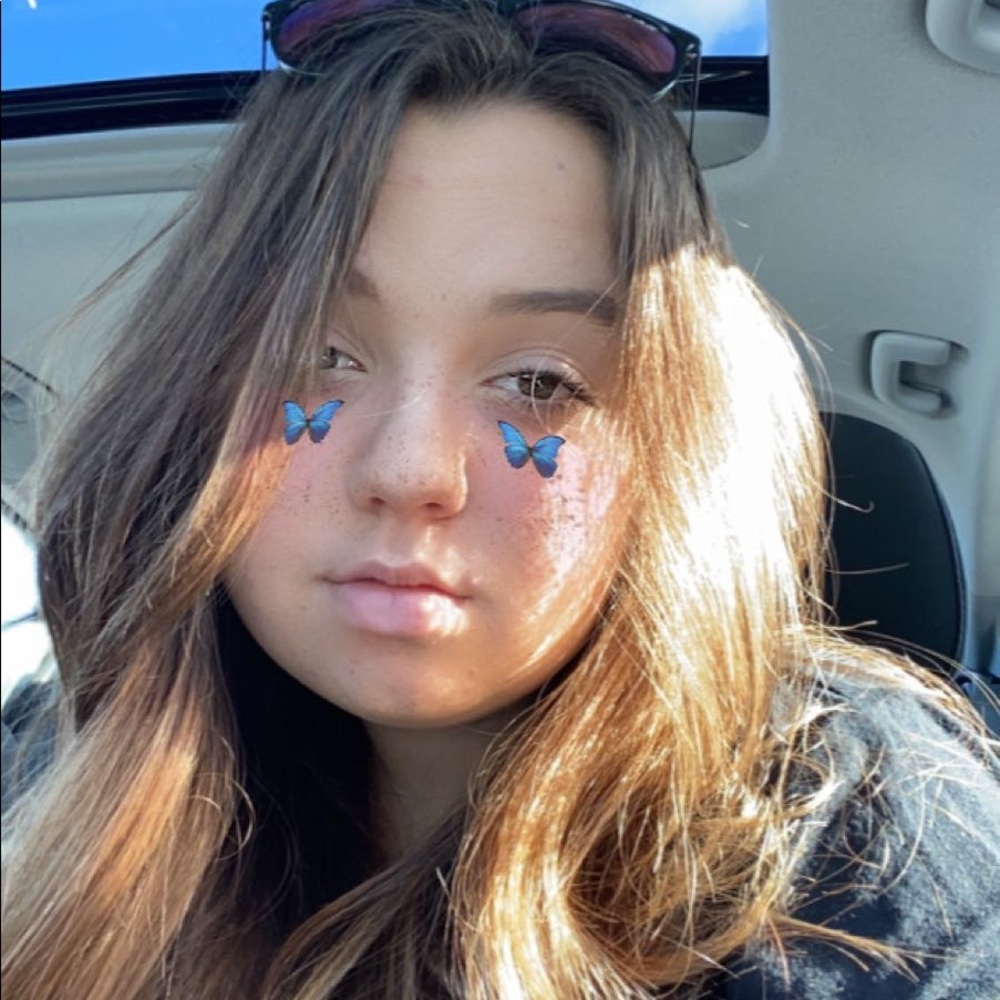 Meet your Posher, Emily